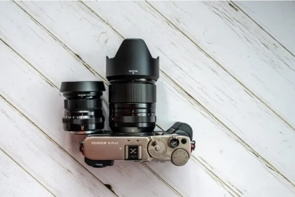 Điểm nổi bật của Fujifilm XF23mm F1.4 R LM WR là khả năng chống chịu thời tiết xuất sắc