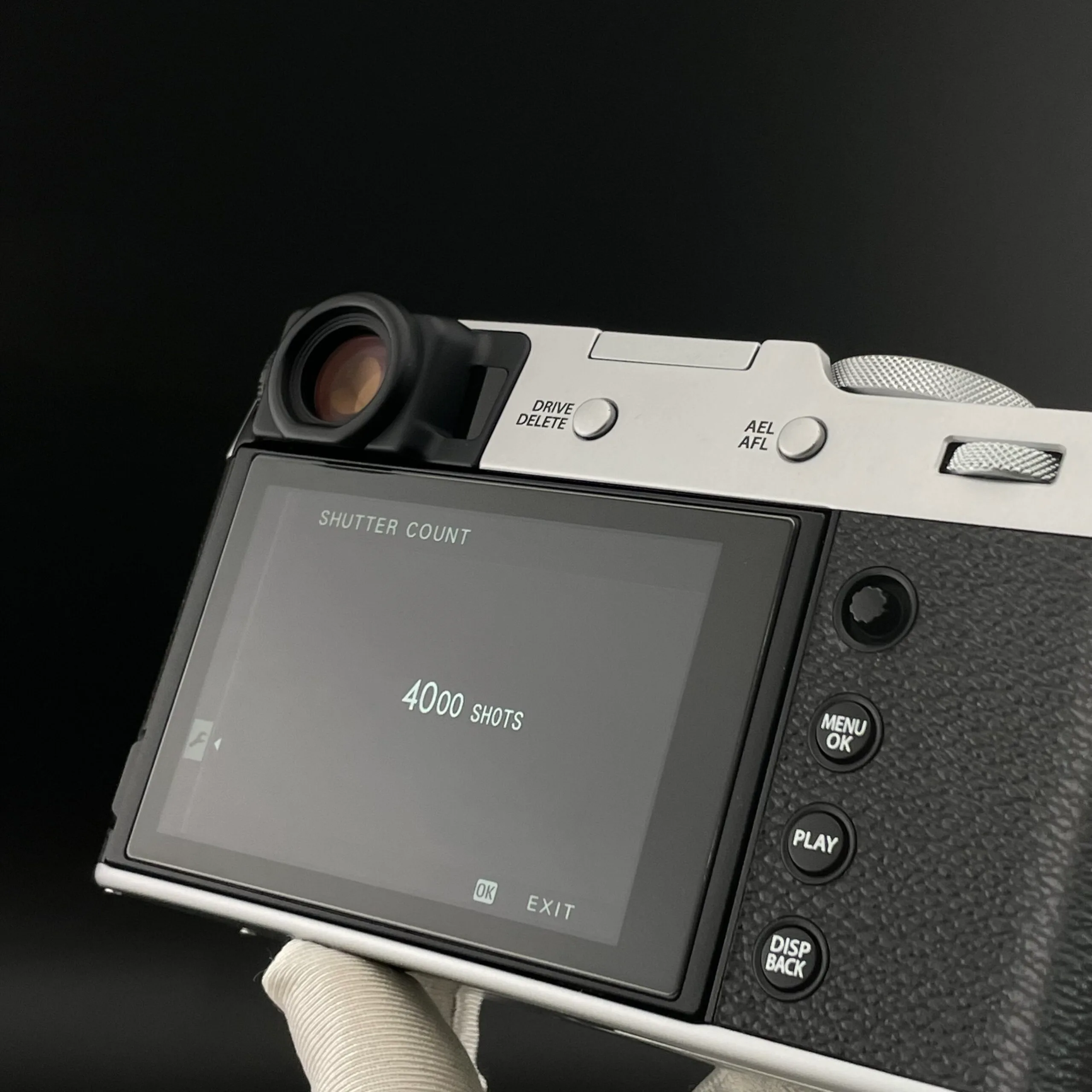 Tiết kiệm chi phí khi mua Fujifilm X100V cũ