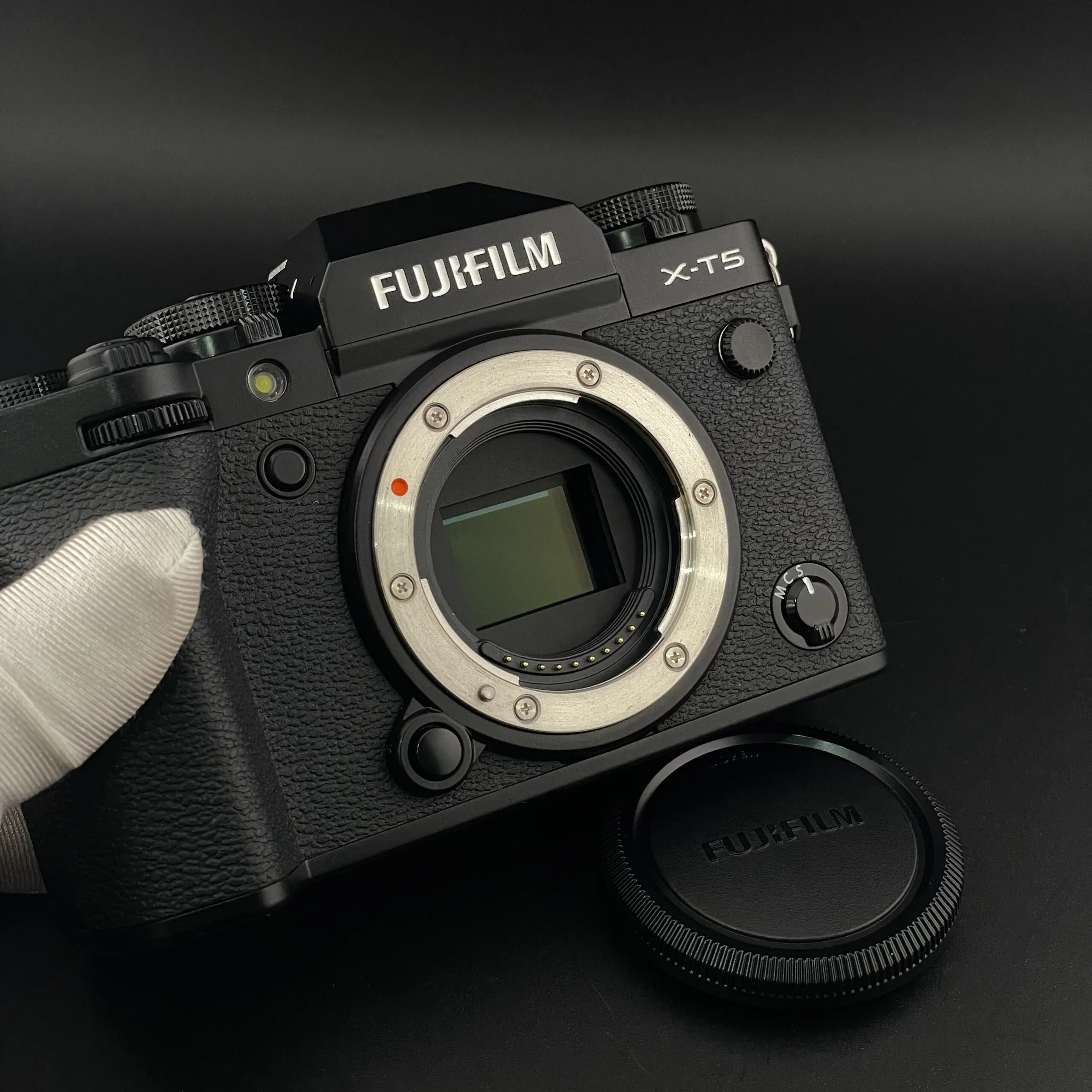 Tại sao nên mua Fujifilm X-T5 cũ?